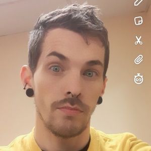 Meet your Posher, Derrick